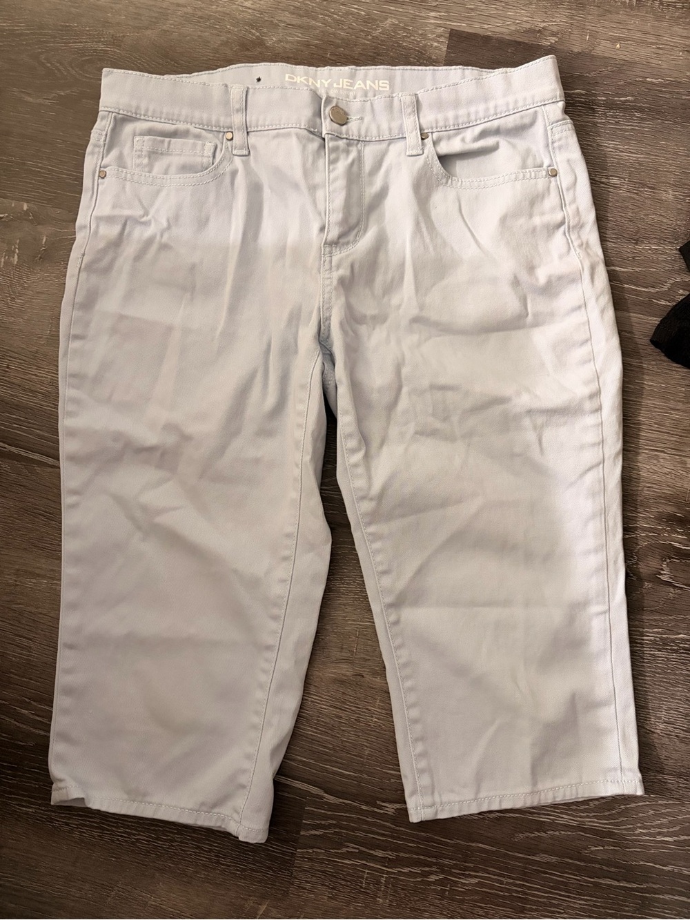 DKNY Women's Light White Cropped Jeans